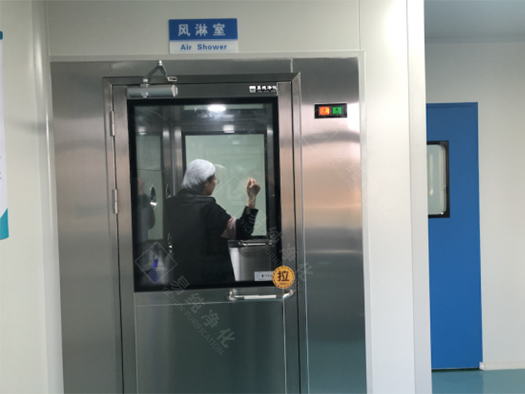 手動(dòng)門風(fēng)淋室.jpg 手動(dòng)門風(fēng)淋室.jpg